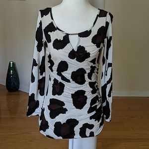 INC INTERNATIONAL CONCEPTS WOMEN'S TOP SMALL SILVER DETAIL AT NECK